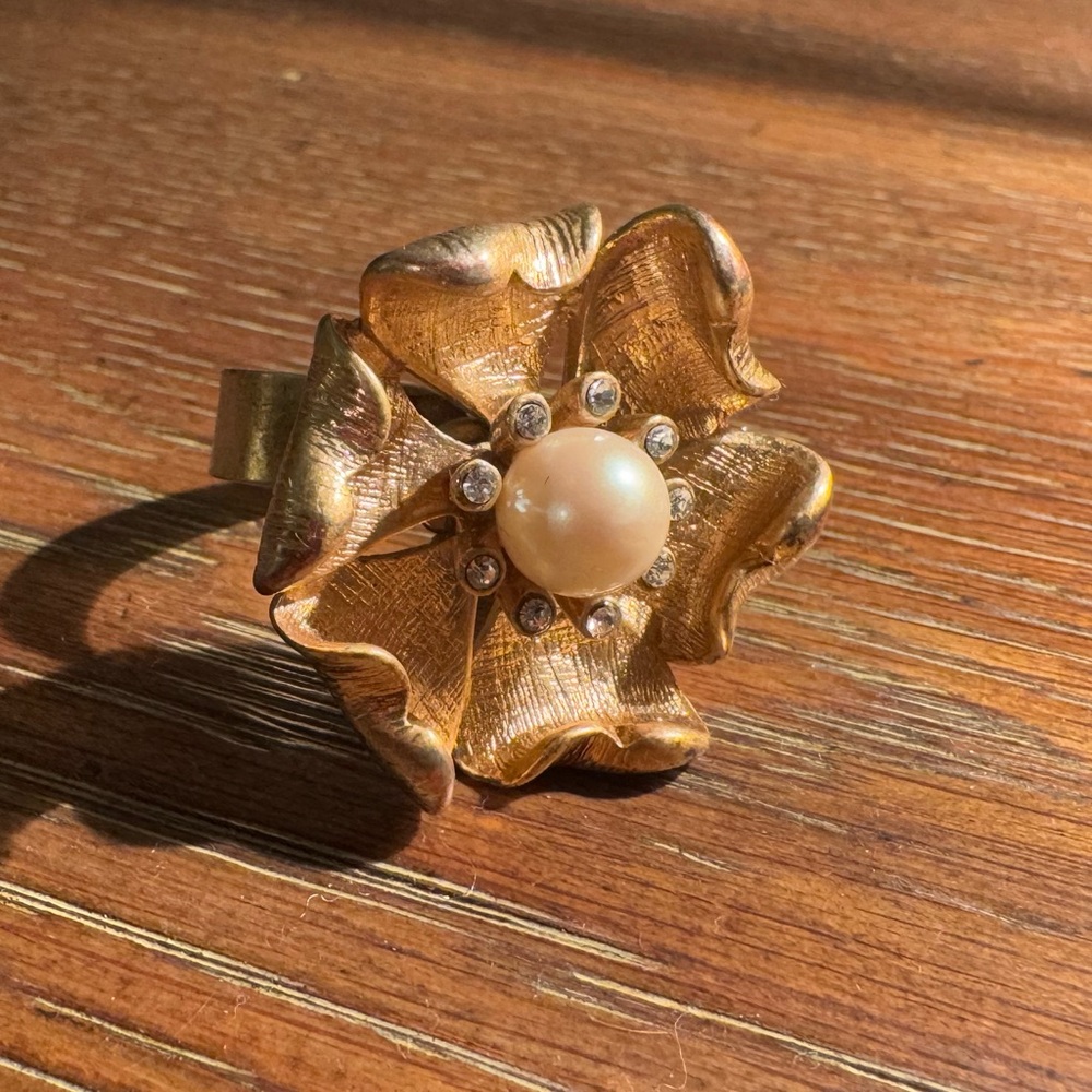 Stella & Dot Gold Charlotte Pearl Crystal Flower Statement Ring Adjustable